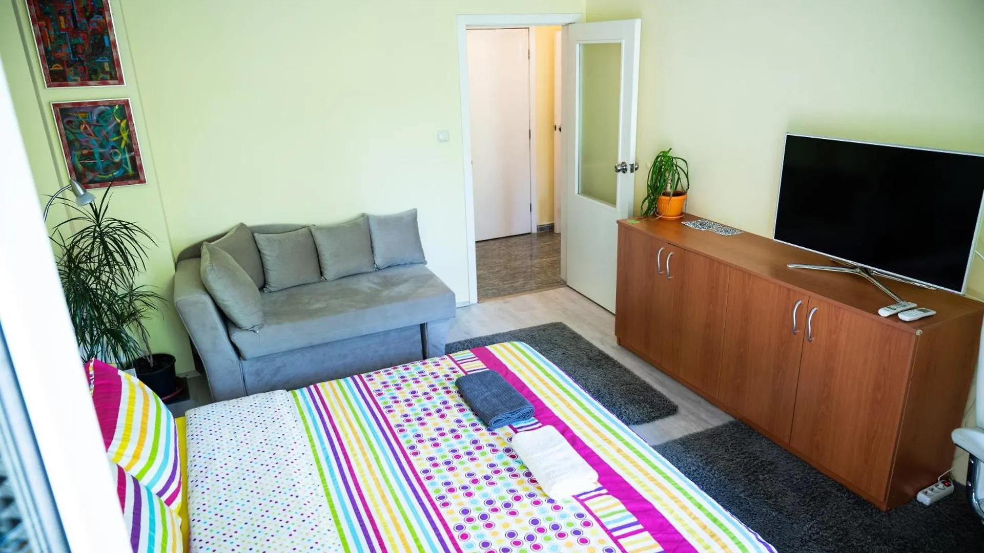 Lägenhet Private Studio In The City Center, Close To Subway, Medical University Sofia