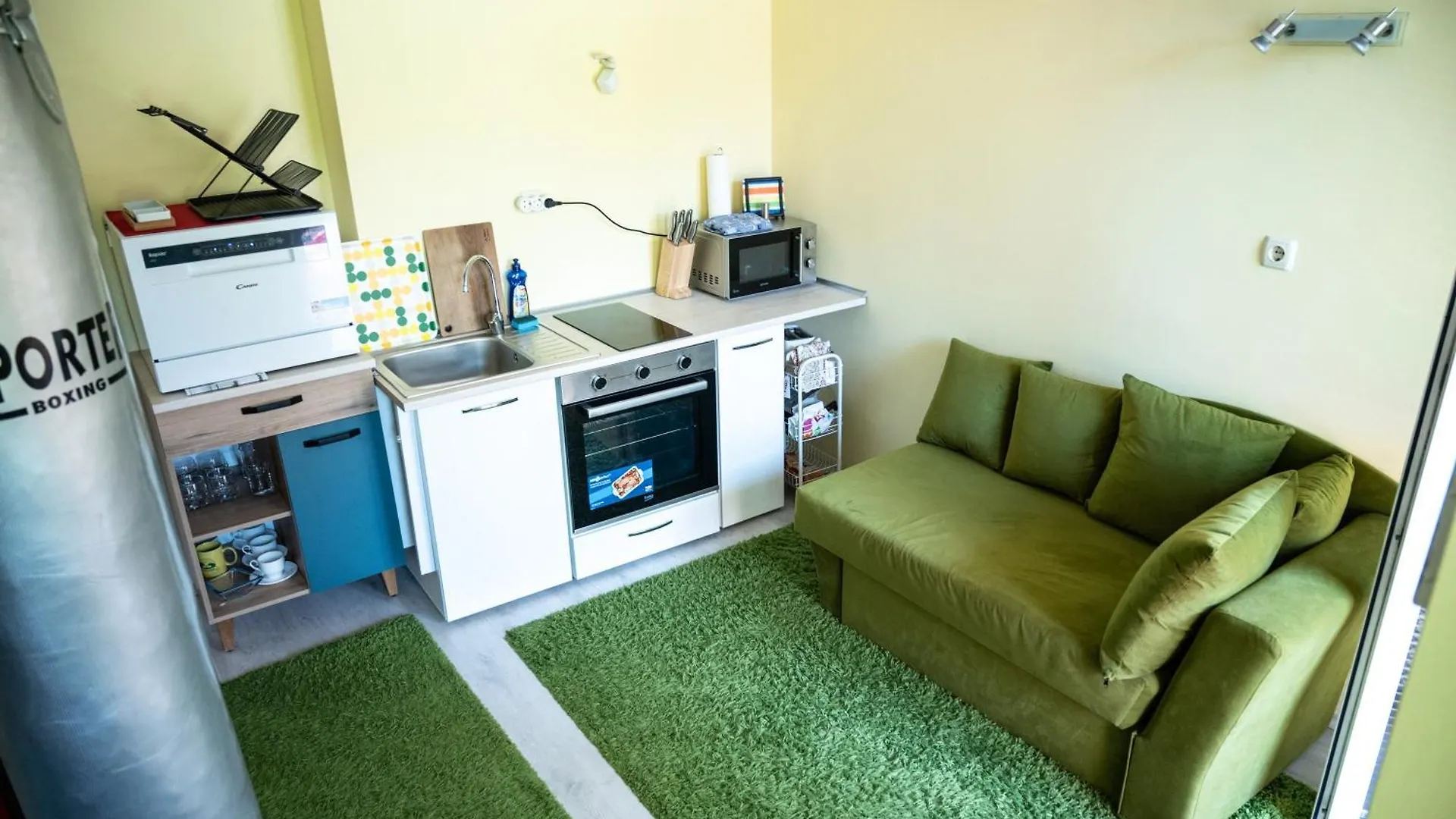 Private Studio In The City Center, Close To Subway, Medical University Sofia Lägenhet