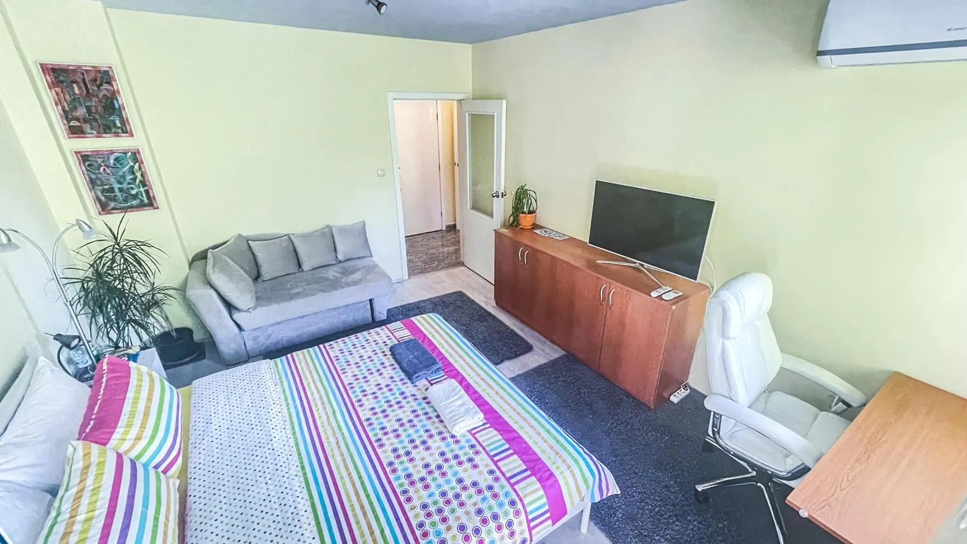 Private Studio In The City Center, Close To Subway, Medical University Sofia Lägenhet